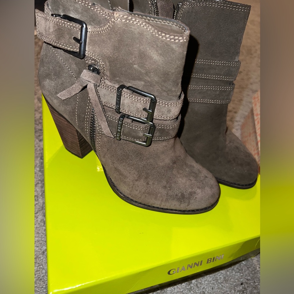 Gianni Bini Westonn Blunose Grey Booties size 7M
